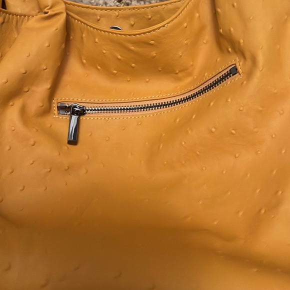 GUNAS - Picture 4 of 6